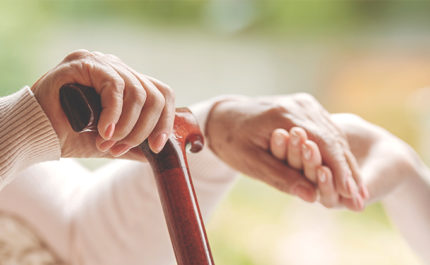 老老介護とは？　高齢社会における介護問題の実態と原因、問題点・解決策を紹介-LIFULL STORIES