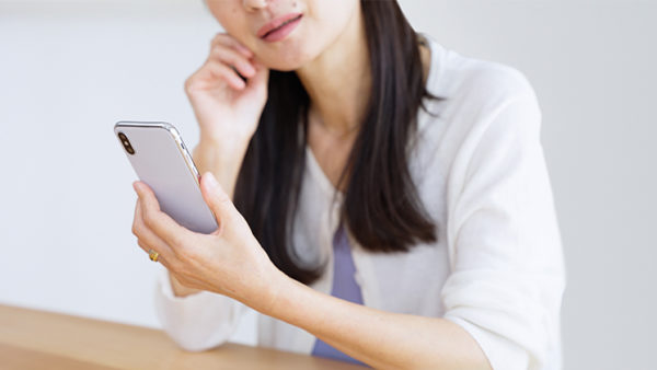 SNS上で起こる「エコーチェンバー現象」とは？ デマやフェイクニュースへの対策を解説　- LIFULL STORIES