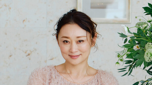 昼のひととき、花と手仕事で五感を整える -モデル／デザイナー雅姫さんインタビュー｜LIFULL STORIES