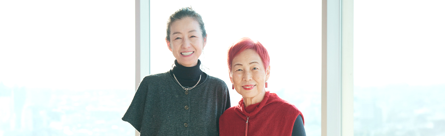 社会学者・上野千鶴子さんとスイス在住ケアの専門家・リッチャー美津子さん