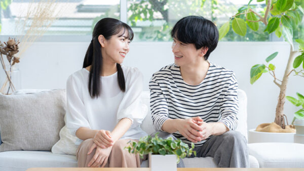 事実婚と同棲の違いとは？法律・生活・制度の差をわかりやすく解説｜LIFULL STORIES