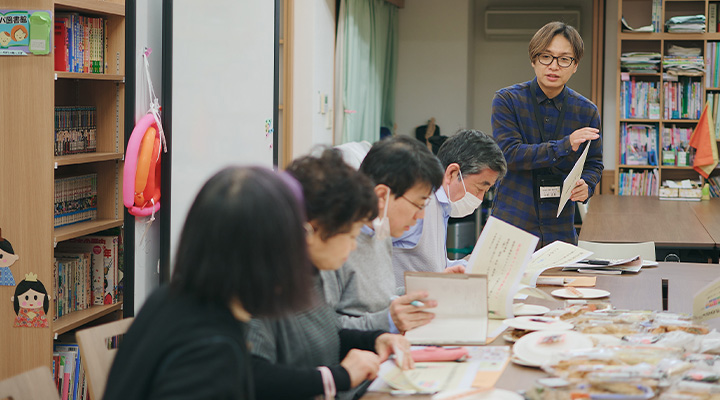 「荒川区男性介護者の会（オヤジの会）」勉強会の様子